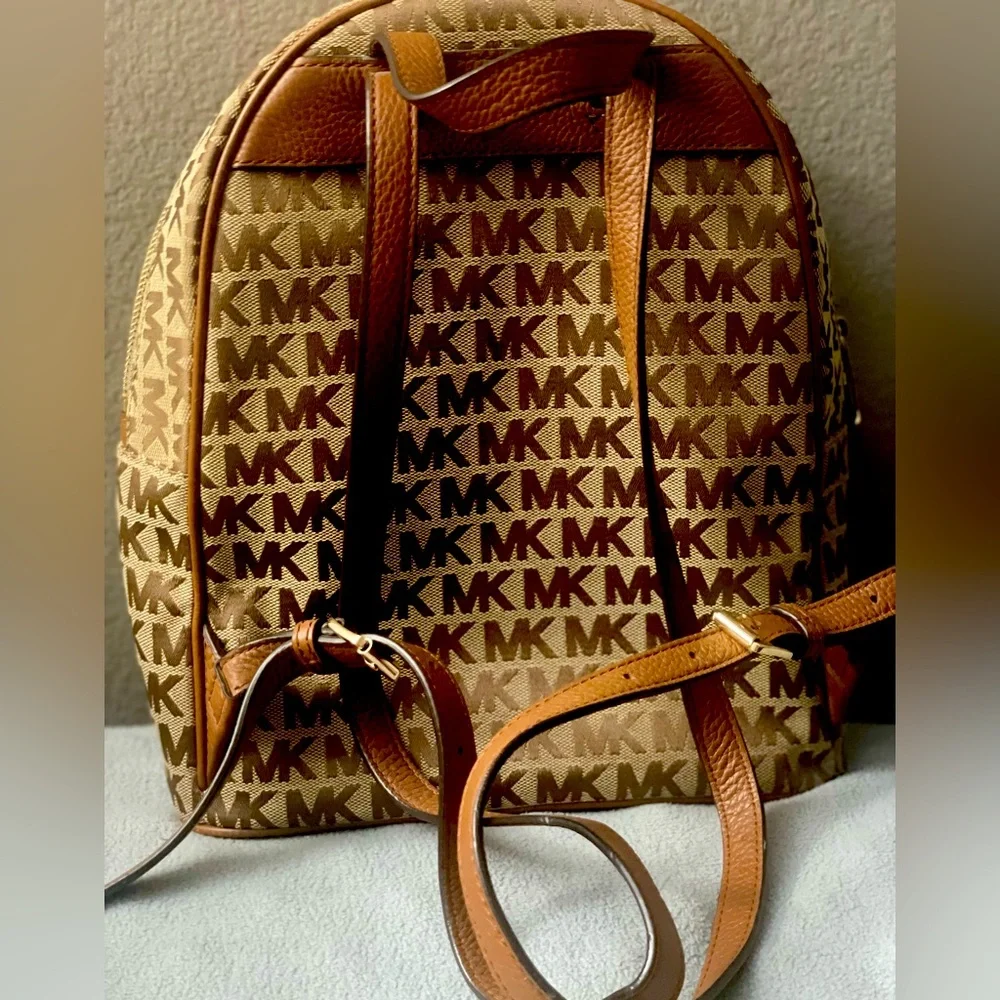 Michael Kors Abbey Medium Backpack - Picture 2 of 4
